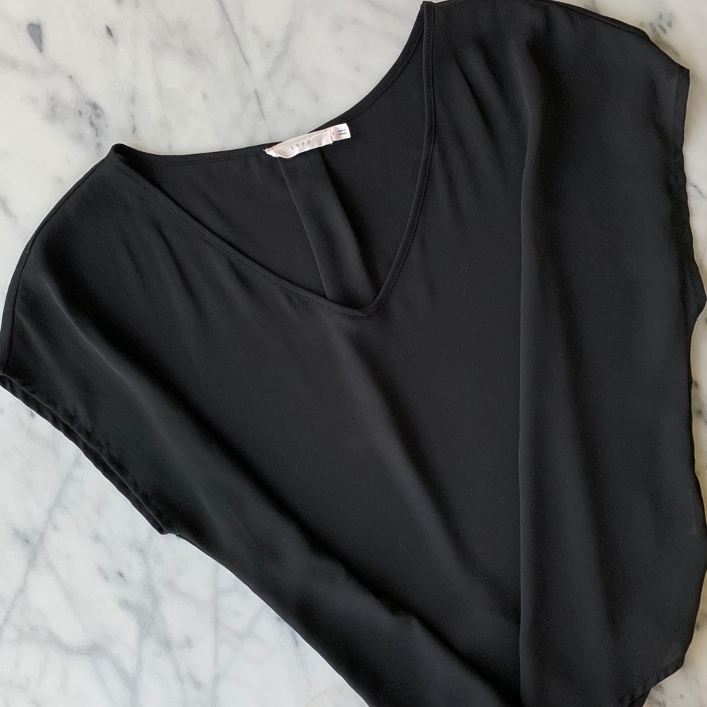 ‘Lush’ Cap-Sleeves V-Neck Blouse, S